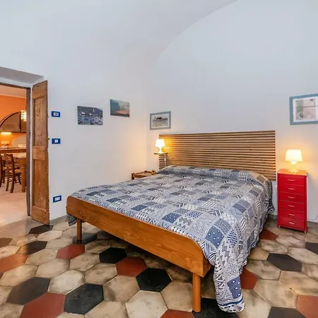 La Casa Di Finalborgo 4 Posti In Centro Borgo Διαμέρισμα *