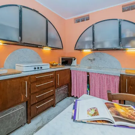 La Casa Di Finalborgo 4 Posti In Centro Borgo *